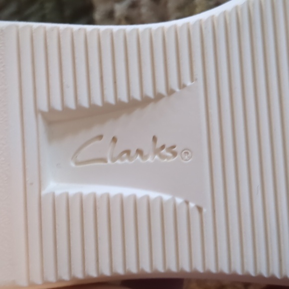 CLARK'S* Suede leather rubber sole side zip comfort lined LAYTON step sneaker - Picture 7 of 14